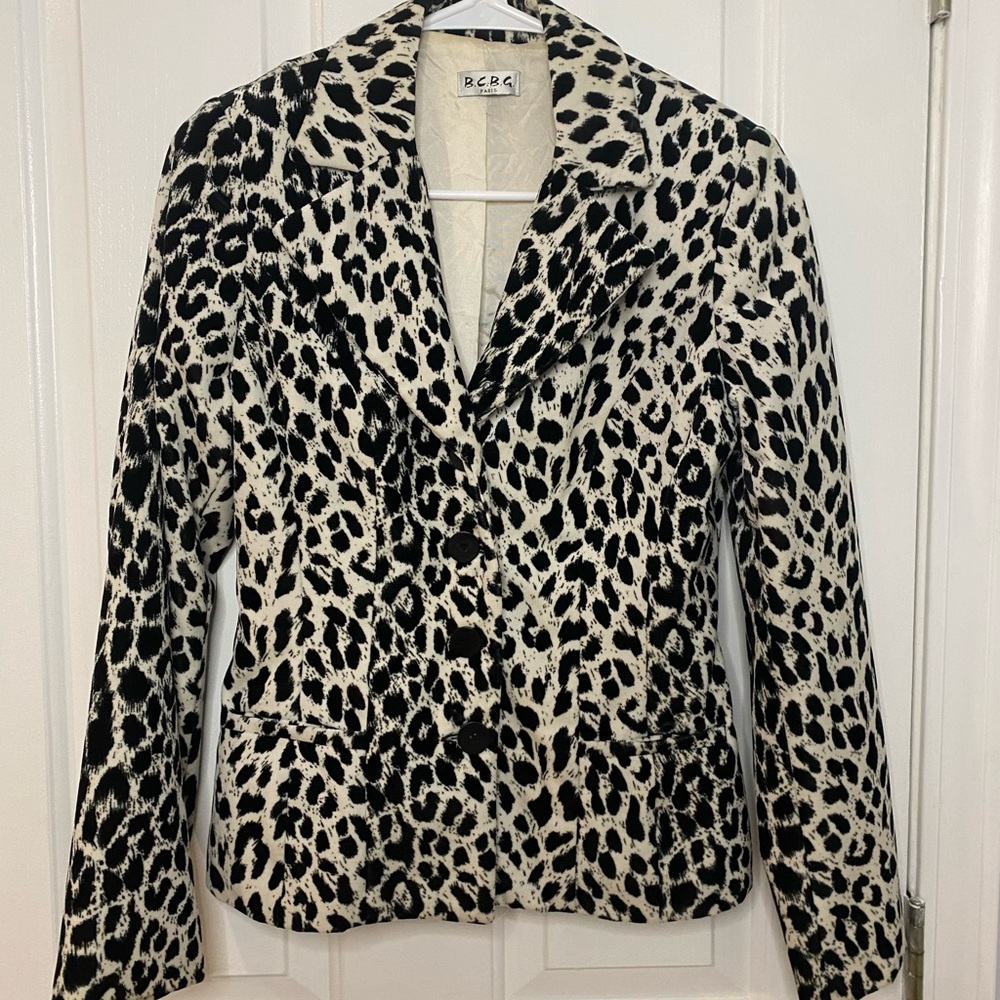 Vintage BCBG Paris White Leopard Blazer!